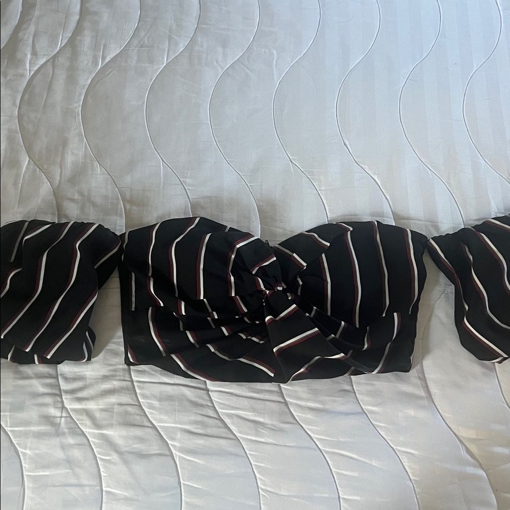 Windsor Black and Gray Zip-Up crop Top